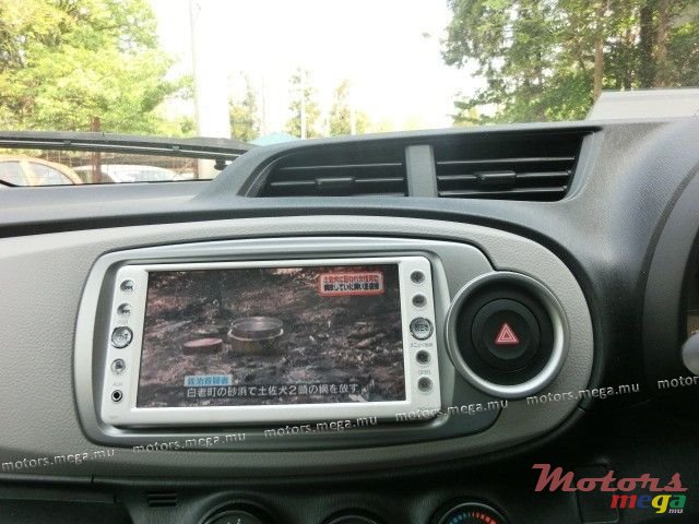 2010' Toyota Yaris photo #4