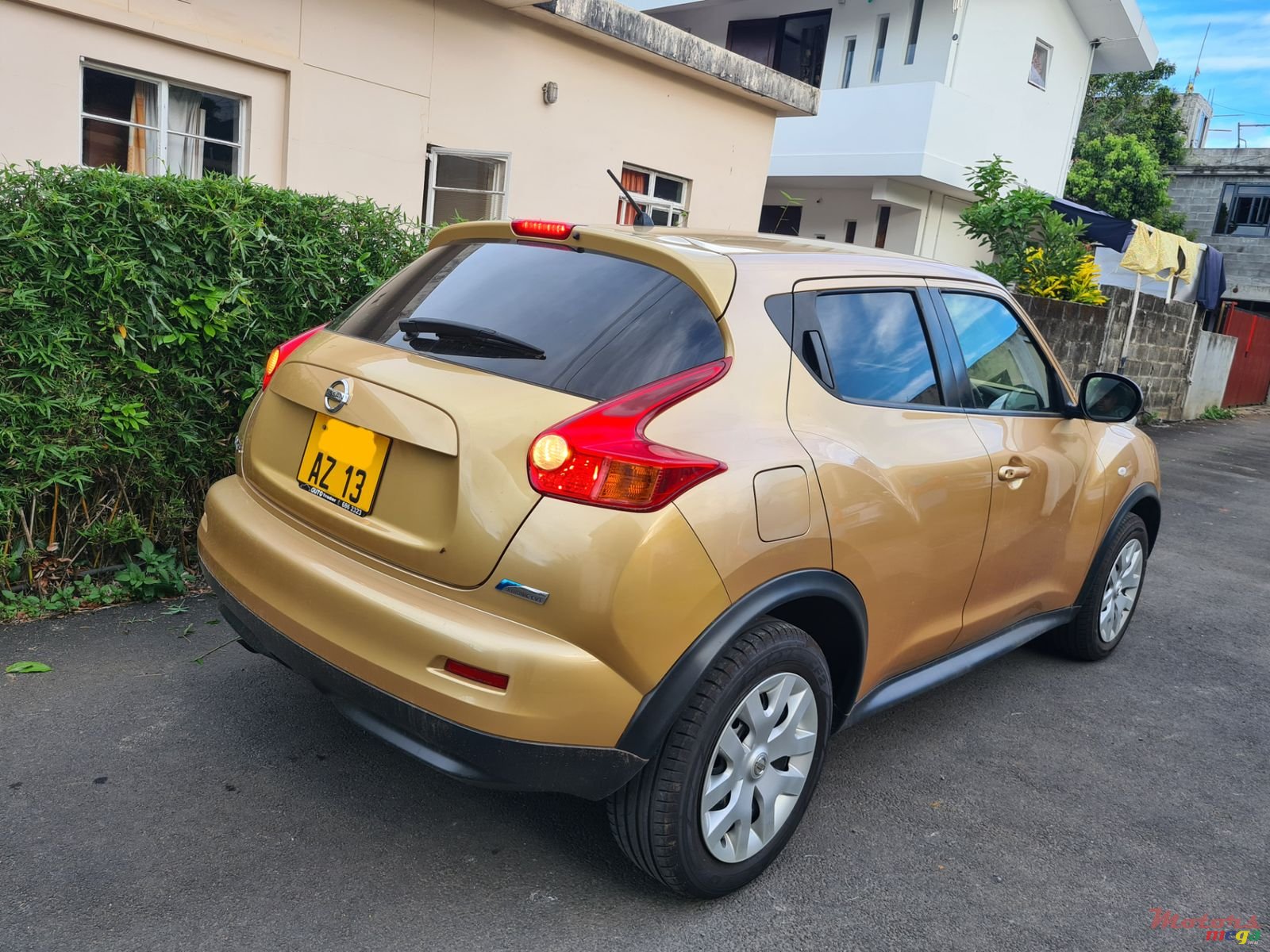 2013' Nissan Juke Automatic photo #3