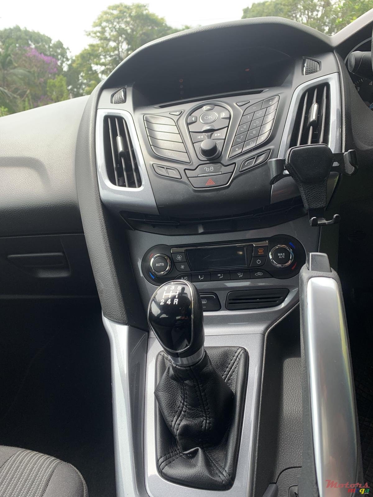 2012' Ford Focus photo #7