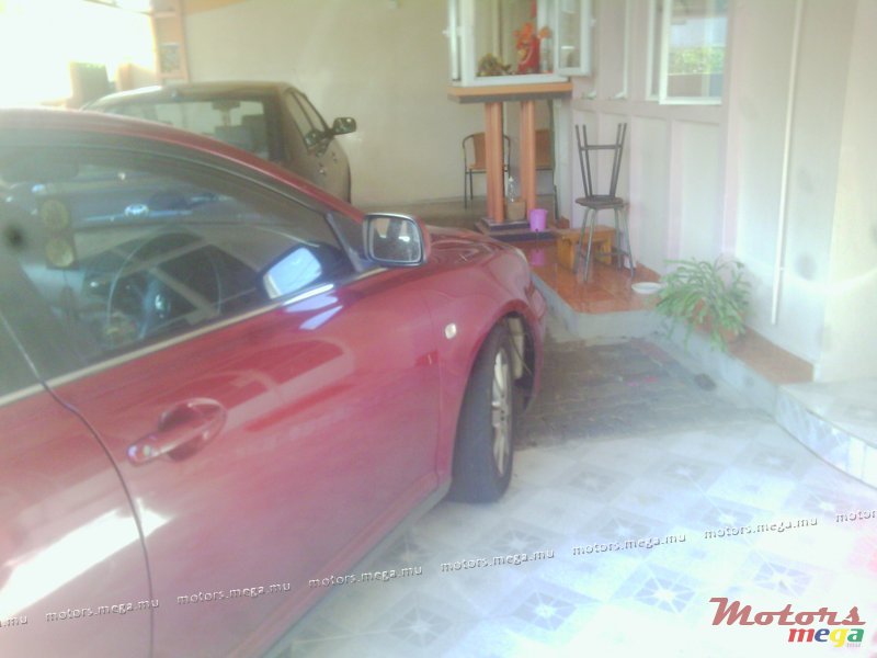 2004' Toyota Avensis photo #5