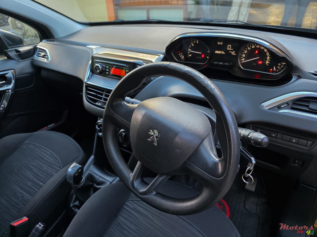 2017' Peugeot 208 photo #3