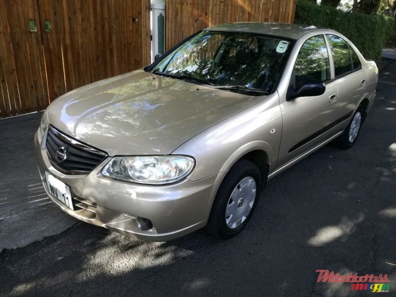 2011' Nissan Sunny photo #1