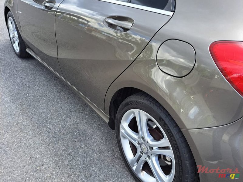 2014' Mercedes-Benz A 180 photo #3