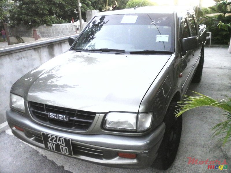 2000' Isuzu KB Series kb280 lx photo #1