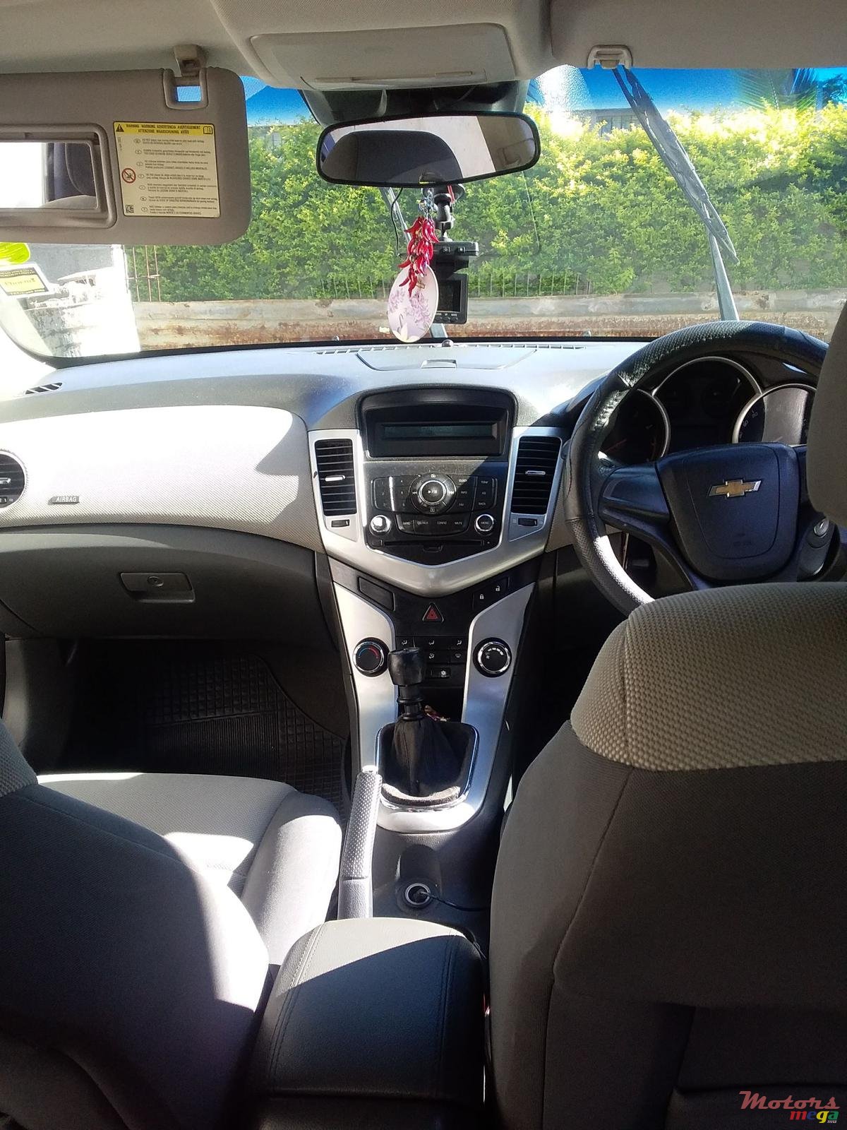 2010' Chevrolet Cruze photo #7