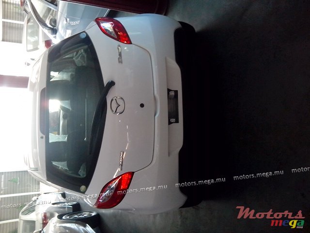 2009' Mazda Demio photo #2