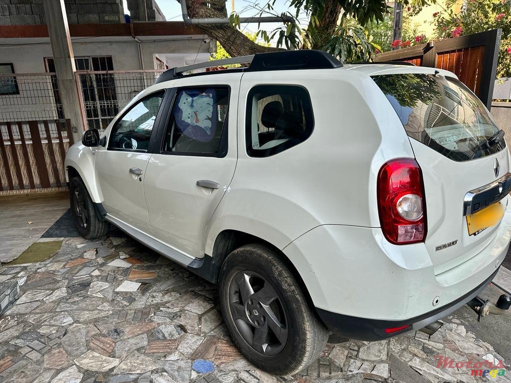 2014' Renault Duster photo #3