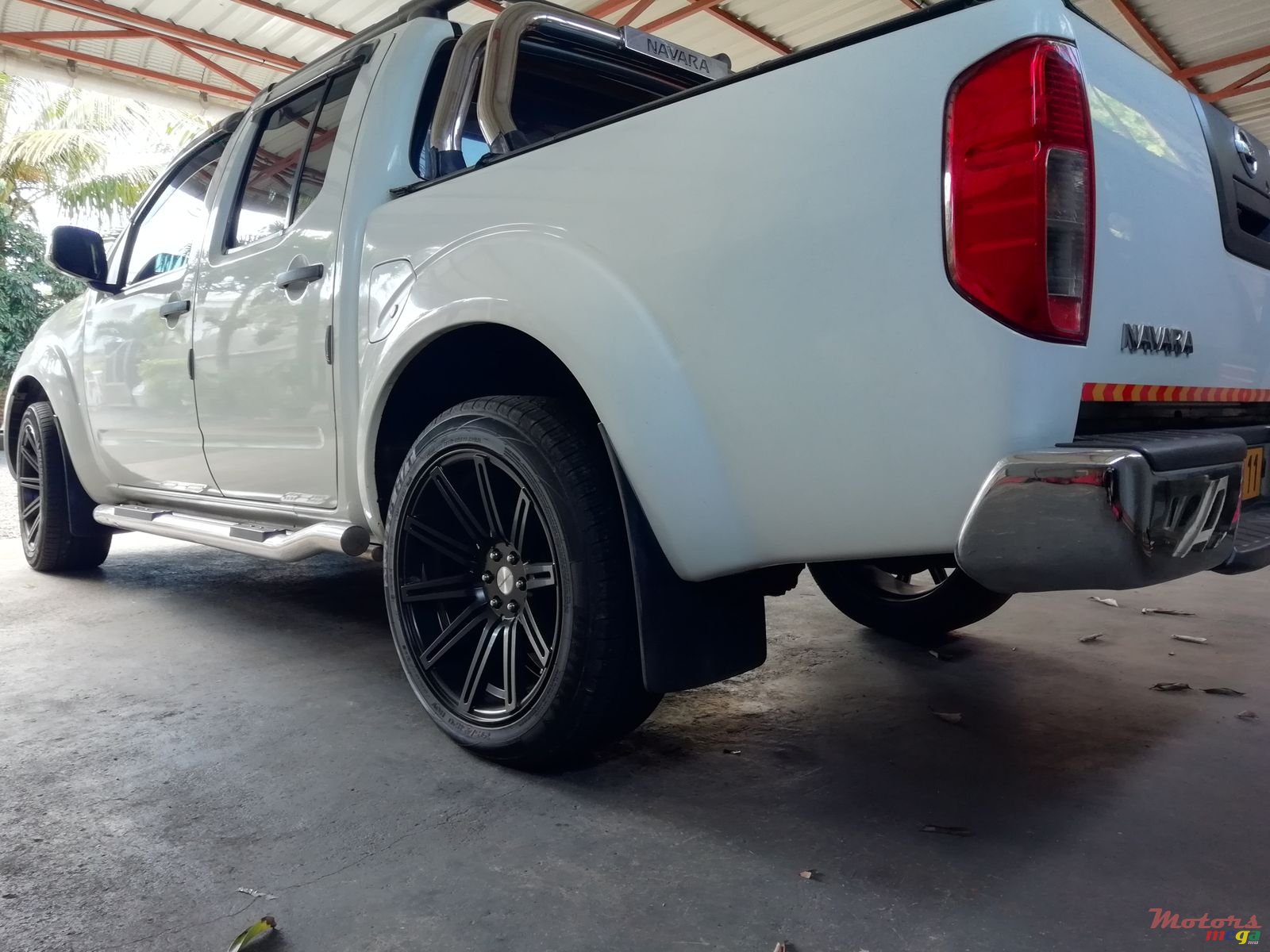 2011' Nissan Navara photo #2