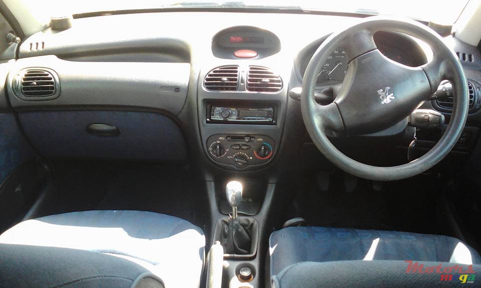 2002' Peugeot 206 photo #5
