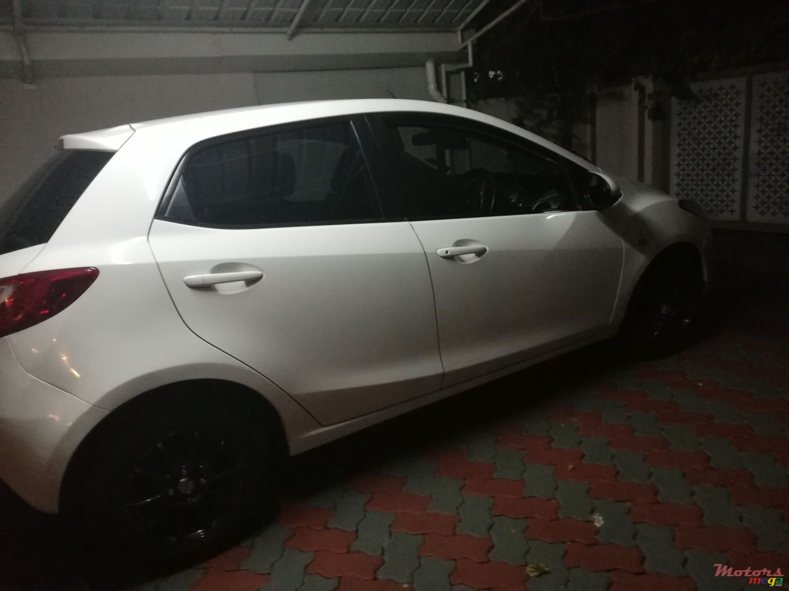 2010' Mazda Demio photo #3