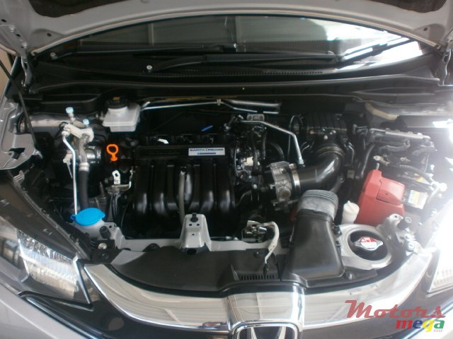 2017' Honda Fit Hybrid photo #4