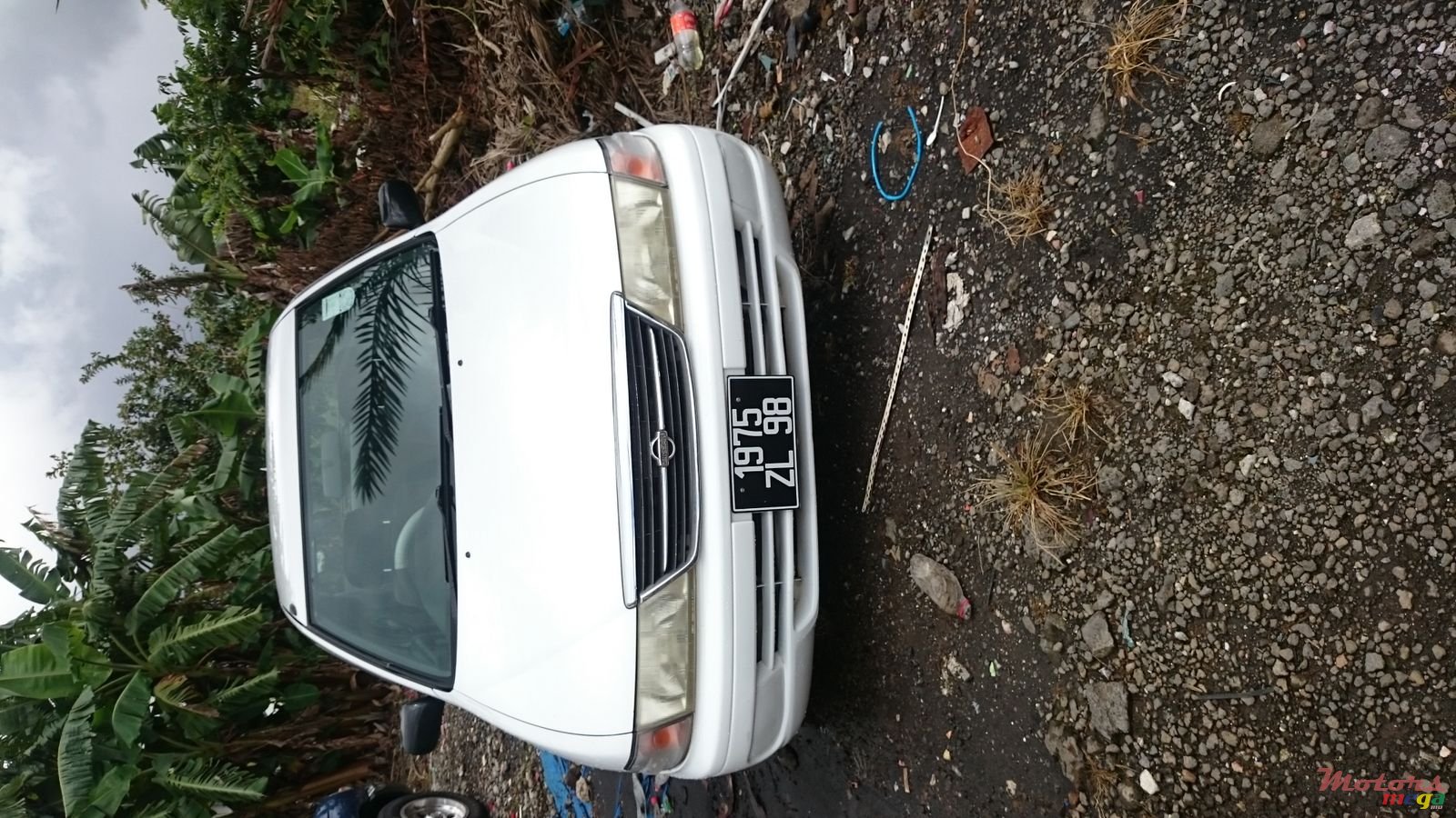 1998' Nissan Sunny photo #1