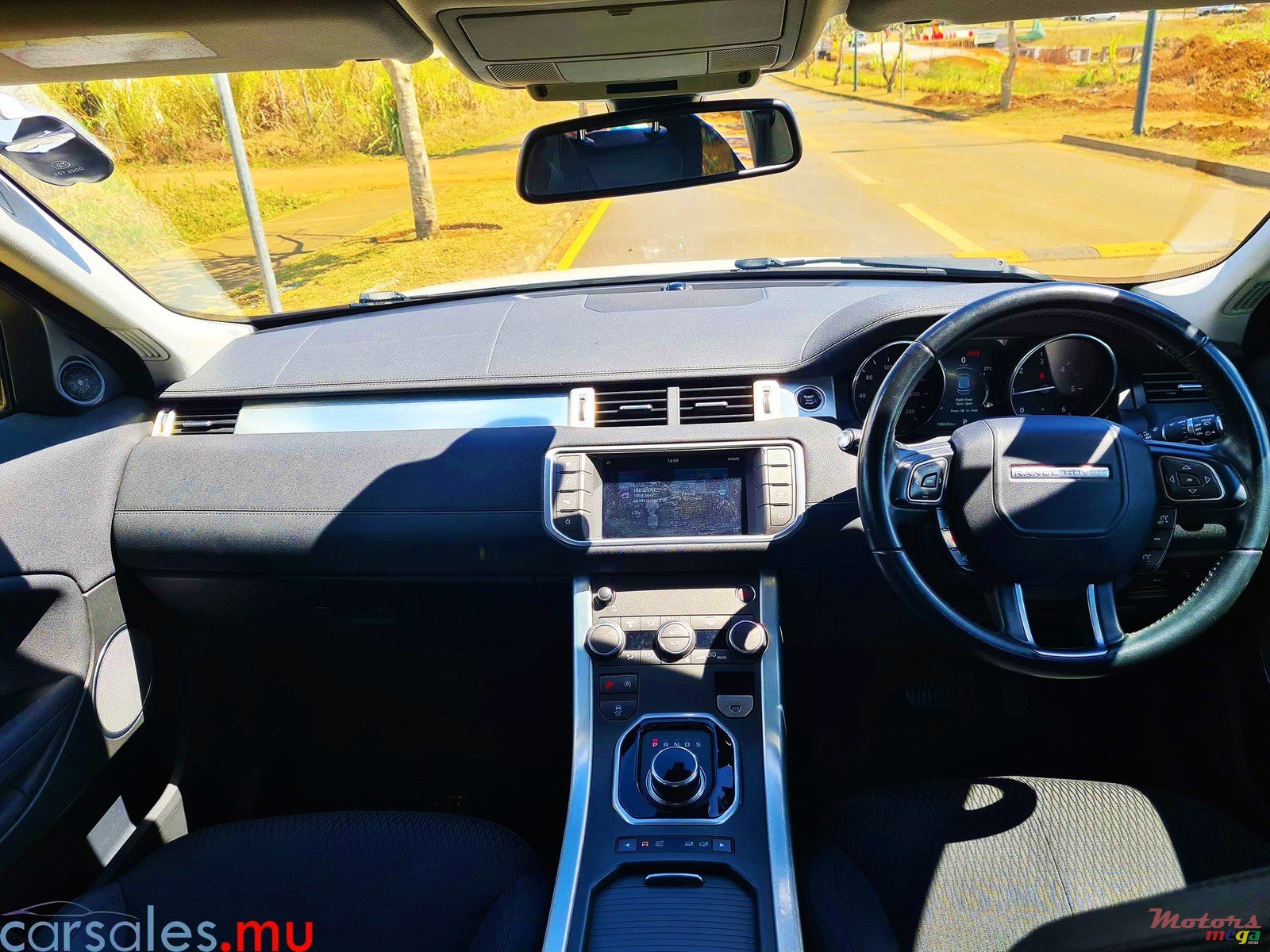 2017' Land Rover Range Rover Evoque SE TD4 photo #6