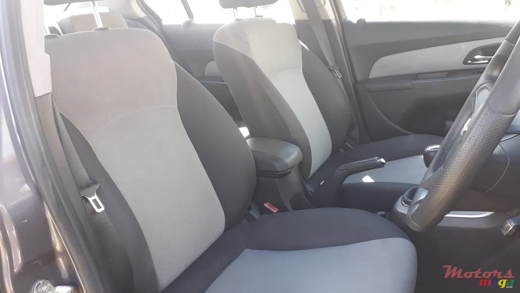 2013' Chevrolet Cruze photo #7