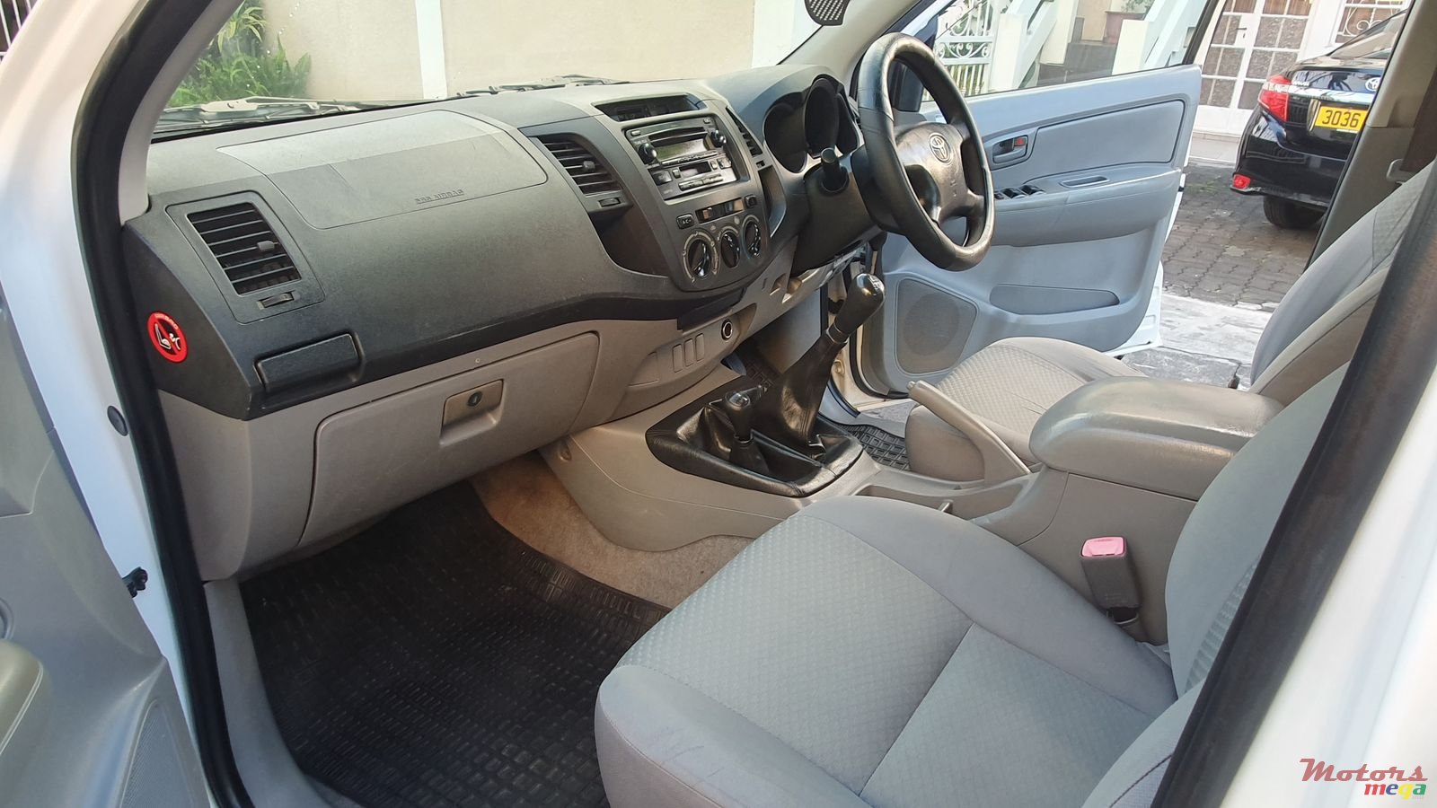 2010' Toyota Hilux 4x4 photo #6