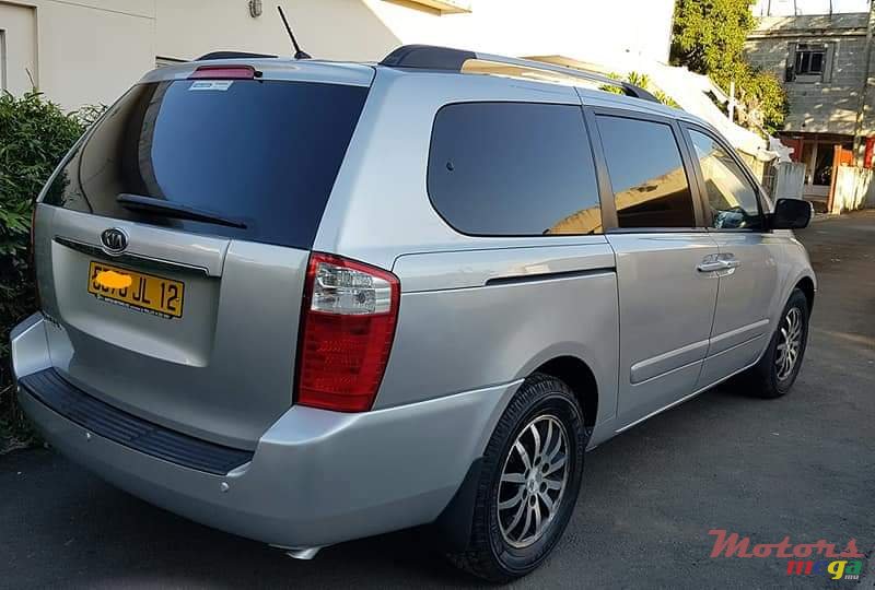 2012' Kia Carnival 7 seater photo #3