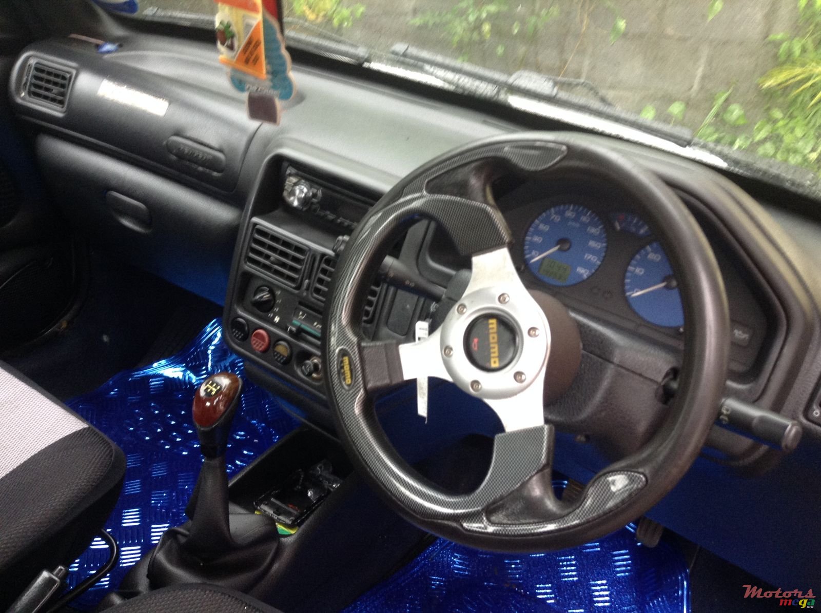 2001' Peugeot photo #3