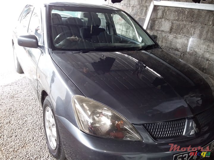 2005' Mitsubishi Lancer photo #1