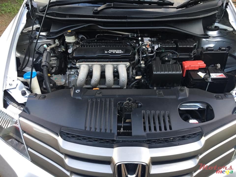 2010' Honda City photo #7