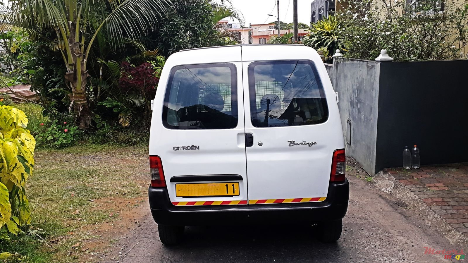 2011' Citroen 2 photo #2