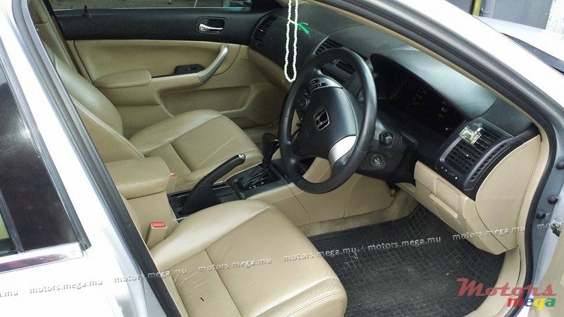 2003' Honda photo #3