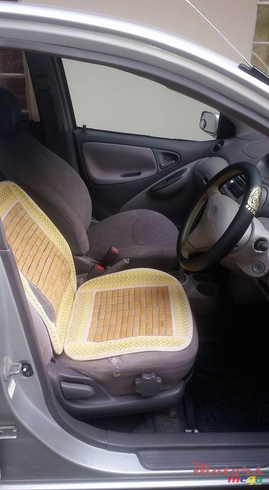 1999' Toyota Platz photo #3