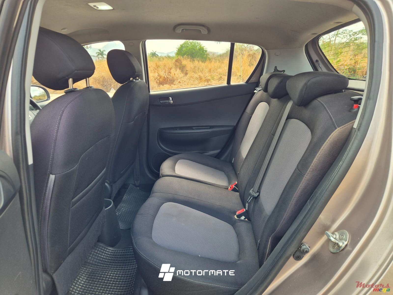 2014' Hyundai i20 photo #3