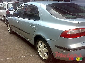 2004' Renault Laguna photo #1