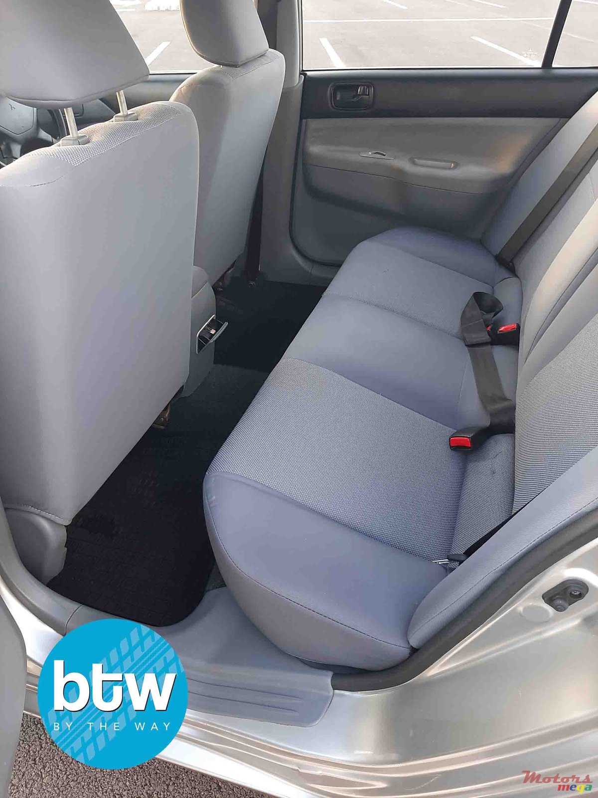 2010' Mitsubishi Lancer photo #4