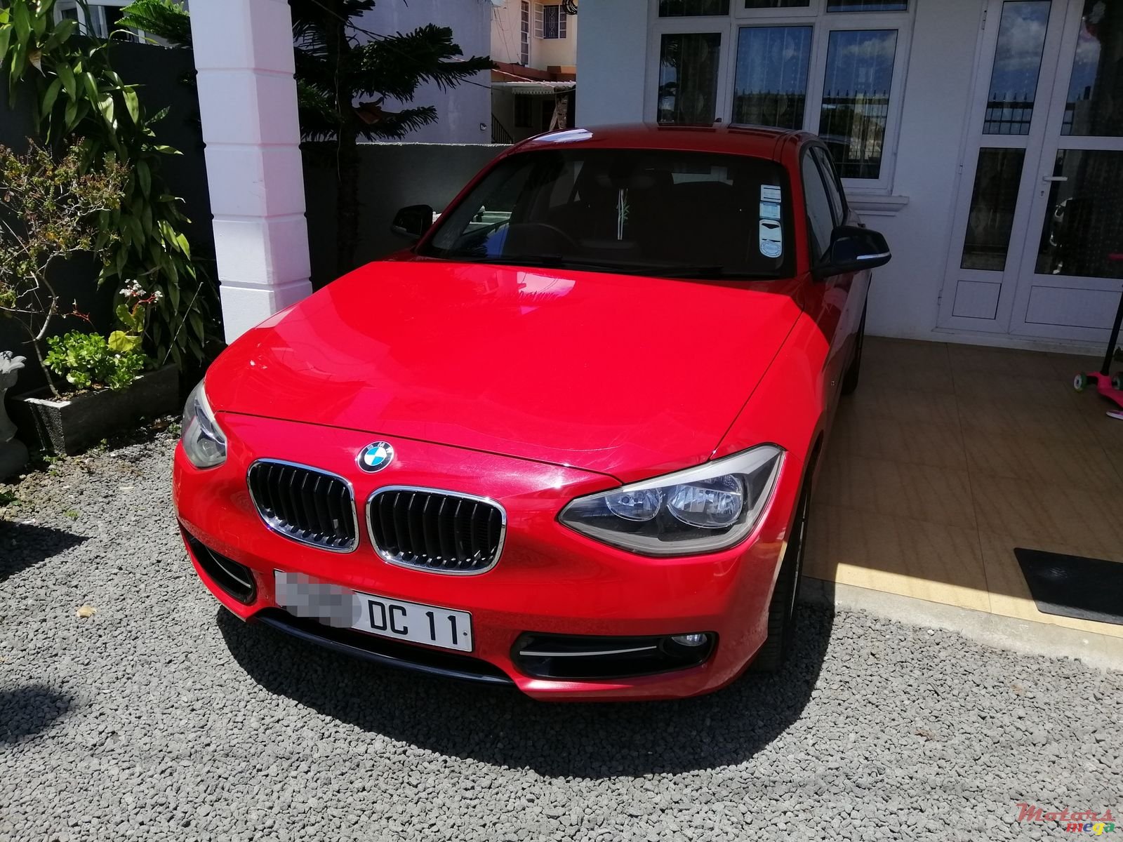 2011' BMW 116 photo #2