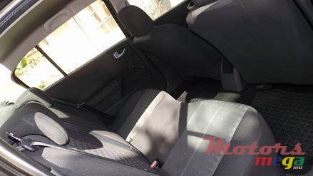 2009' Renault Megane photo #6