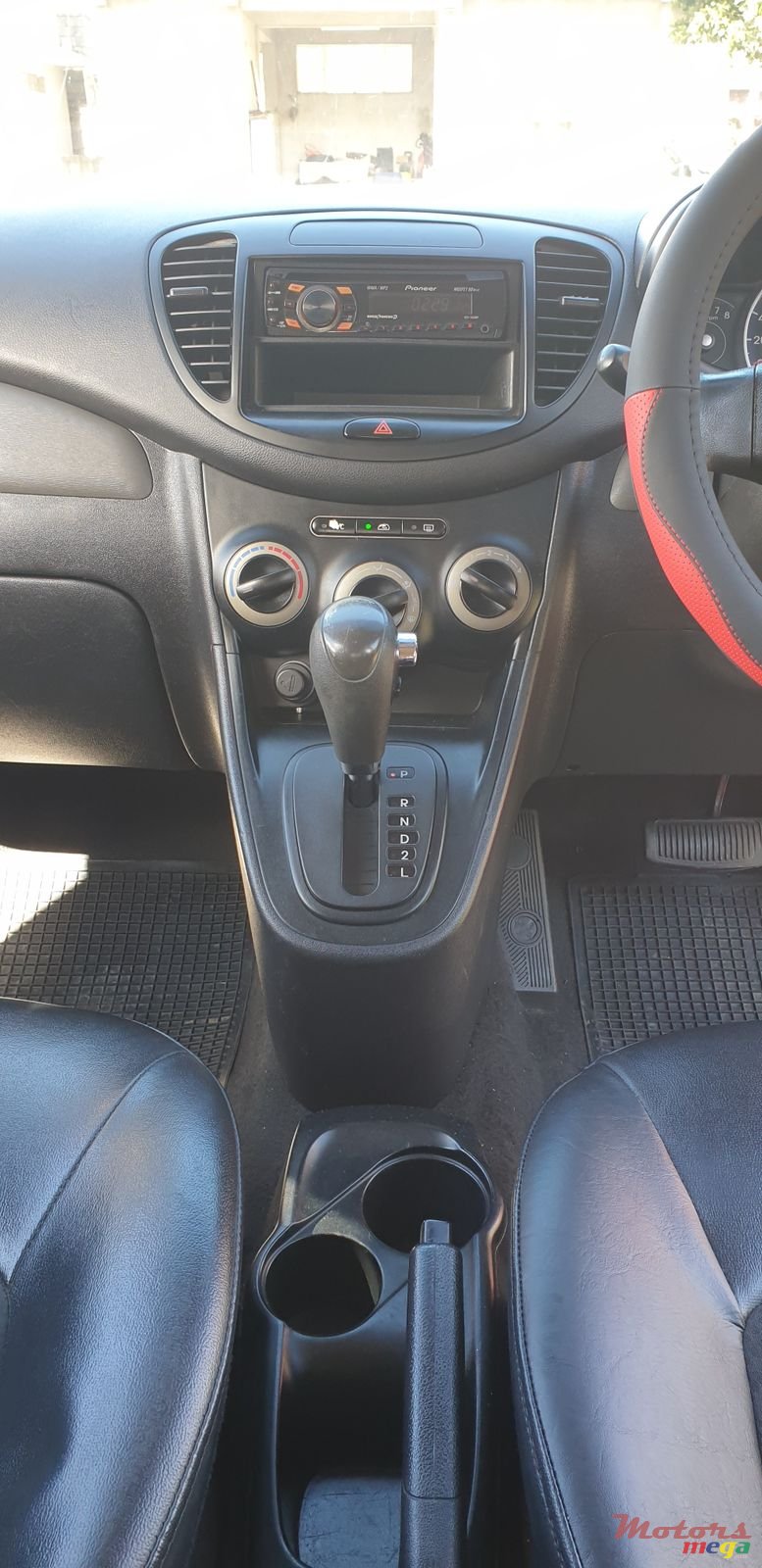 2012' Hyundai i10 photo #6