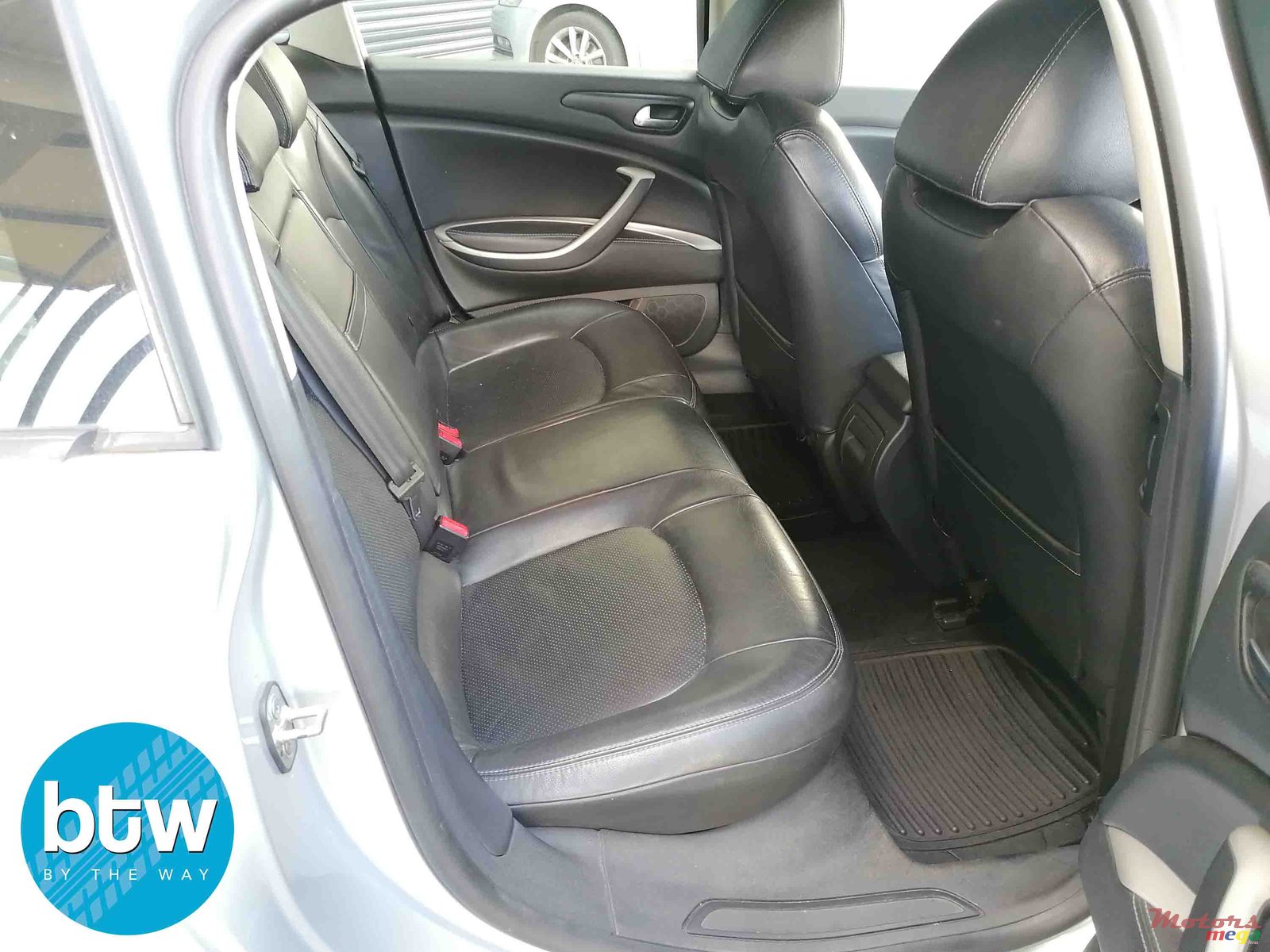 2012' Citroen C5 photo #4