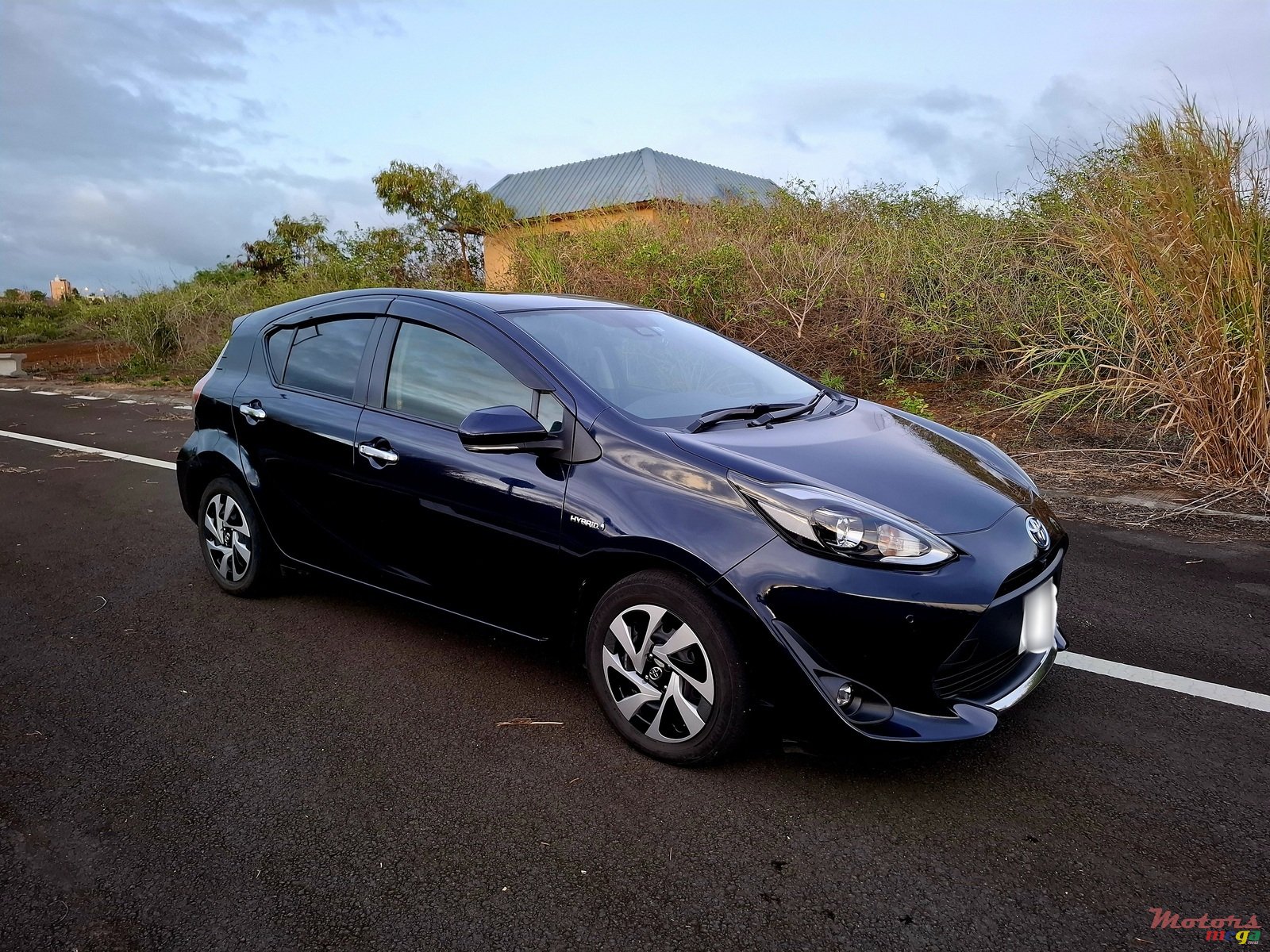 2019' Toyota Aqua photo #2