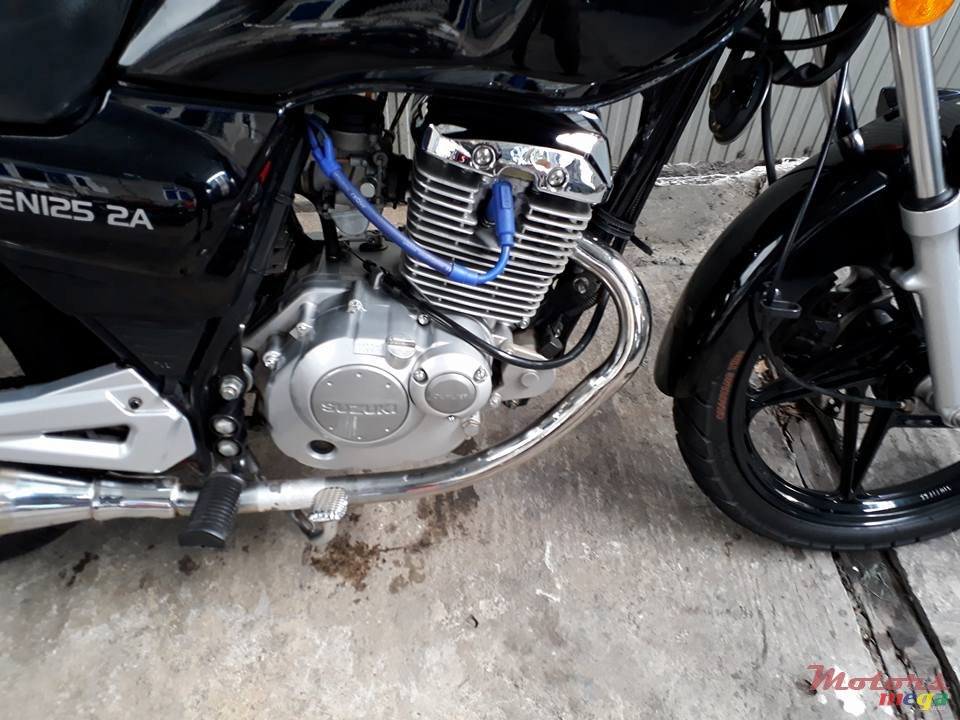 2016' Suzuki EN125 photo #3
