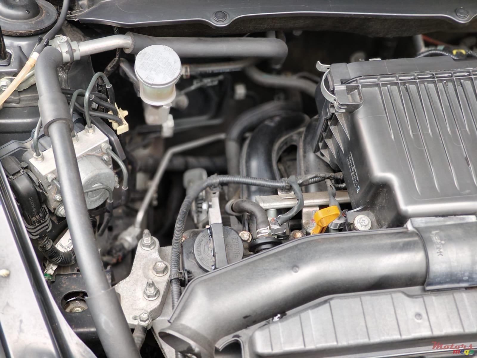 2015' Suzuki Swift photo #3