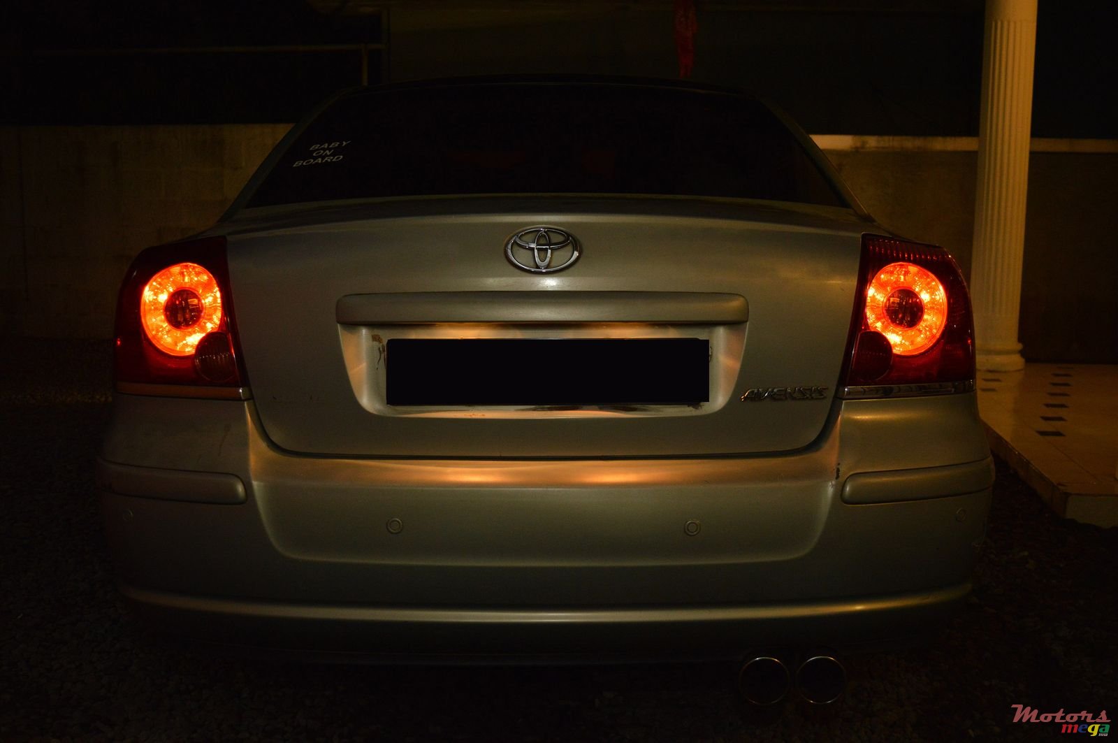 2005' Toyota Avensis photo #5