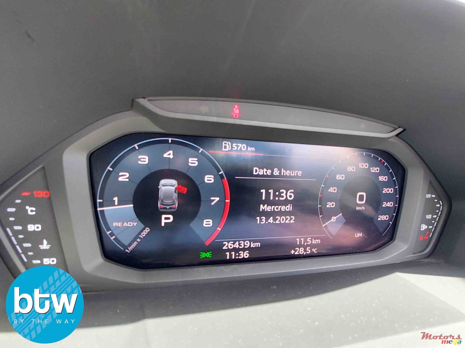 2019' Audi Q3 photo #7