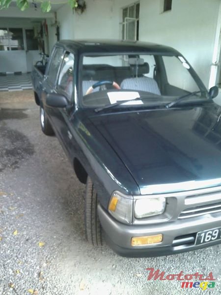 1997' Toyota Hilux photo #2