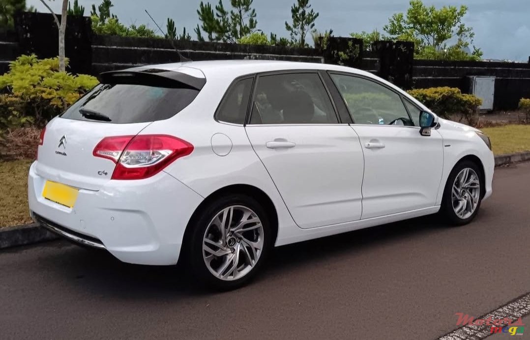 2012' Citroen C4 photo #2