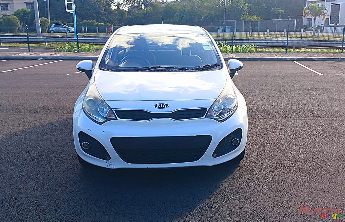 2012' Kia Rio photo #1