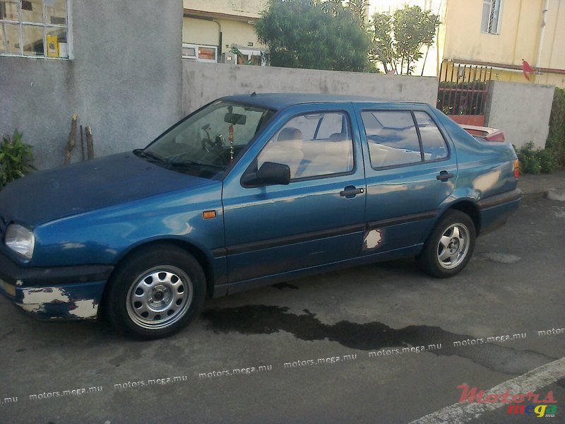 1994' Volkswagen Vento photo #1