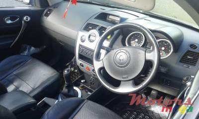 2005' Renault Megane photo #3