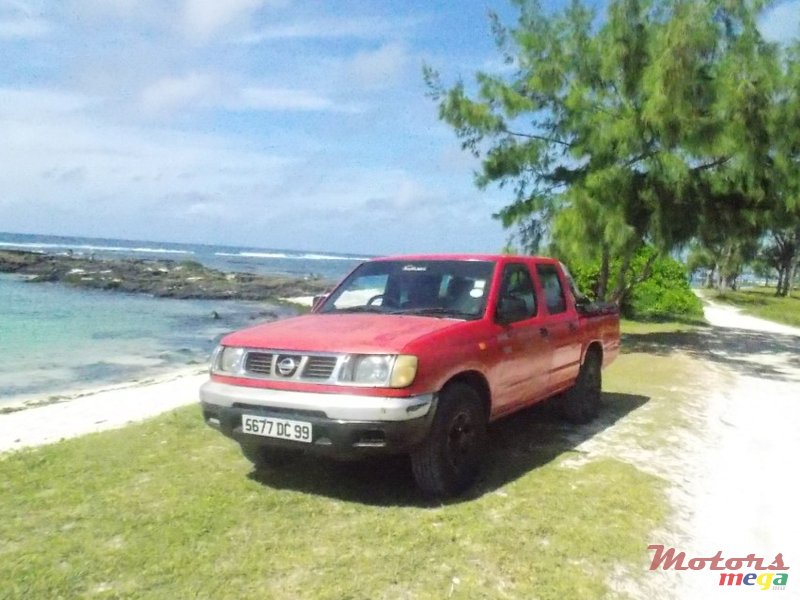 1999' Nissan Hardbody 4x2 photo #1