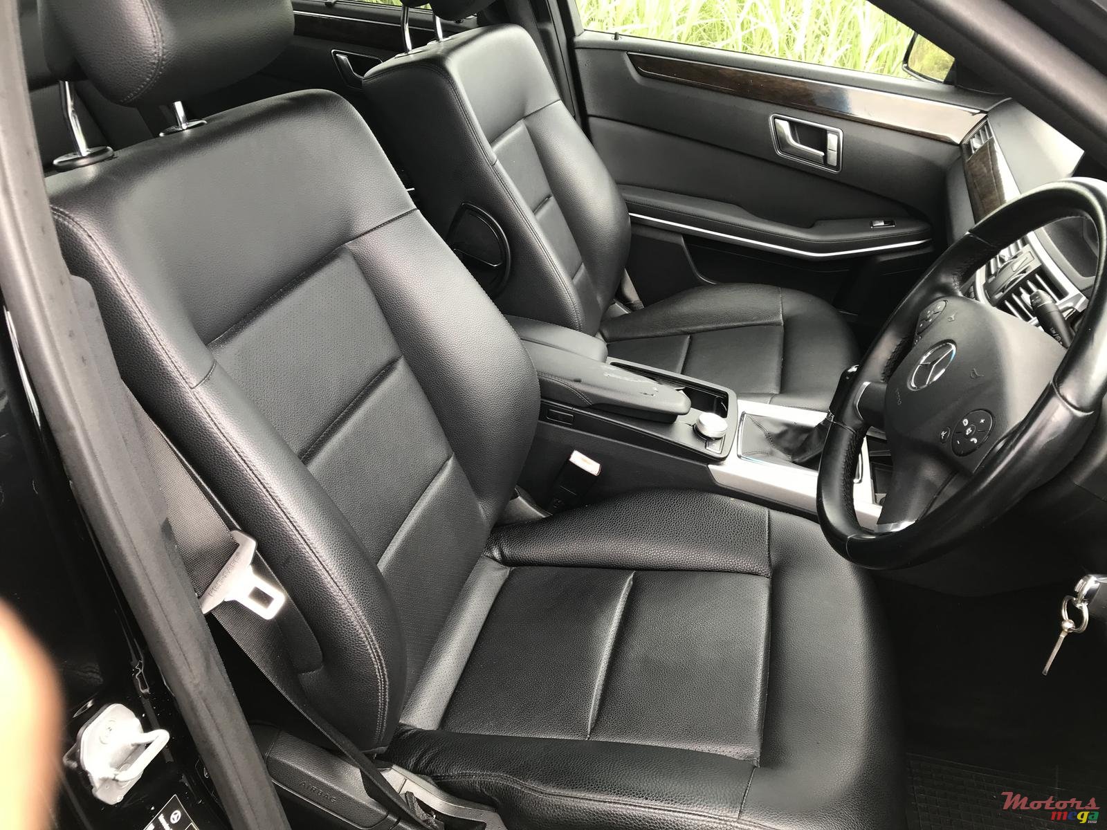 2012' Mercedes-Benz E-Class photo #2