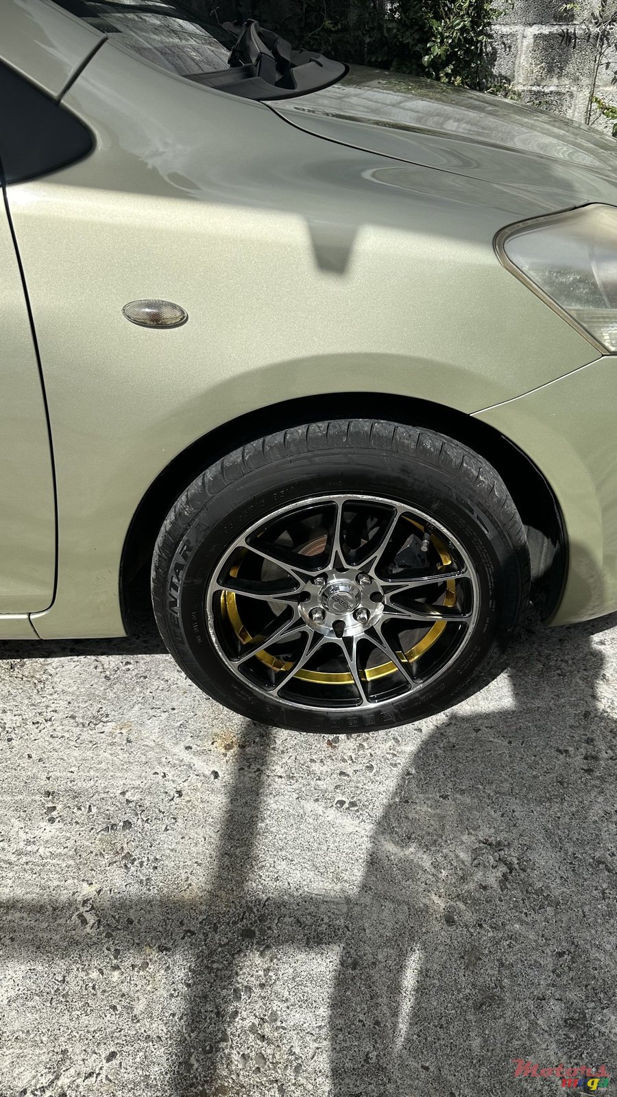 2006' Toyota Belta photo #3