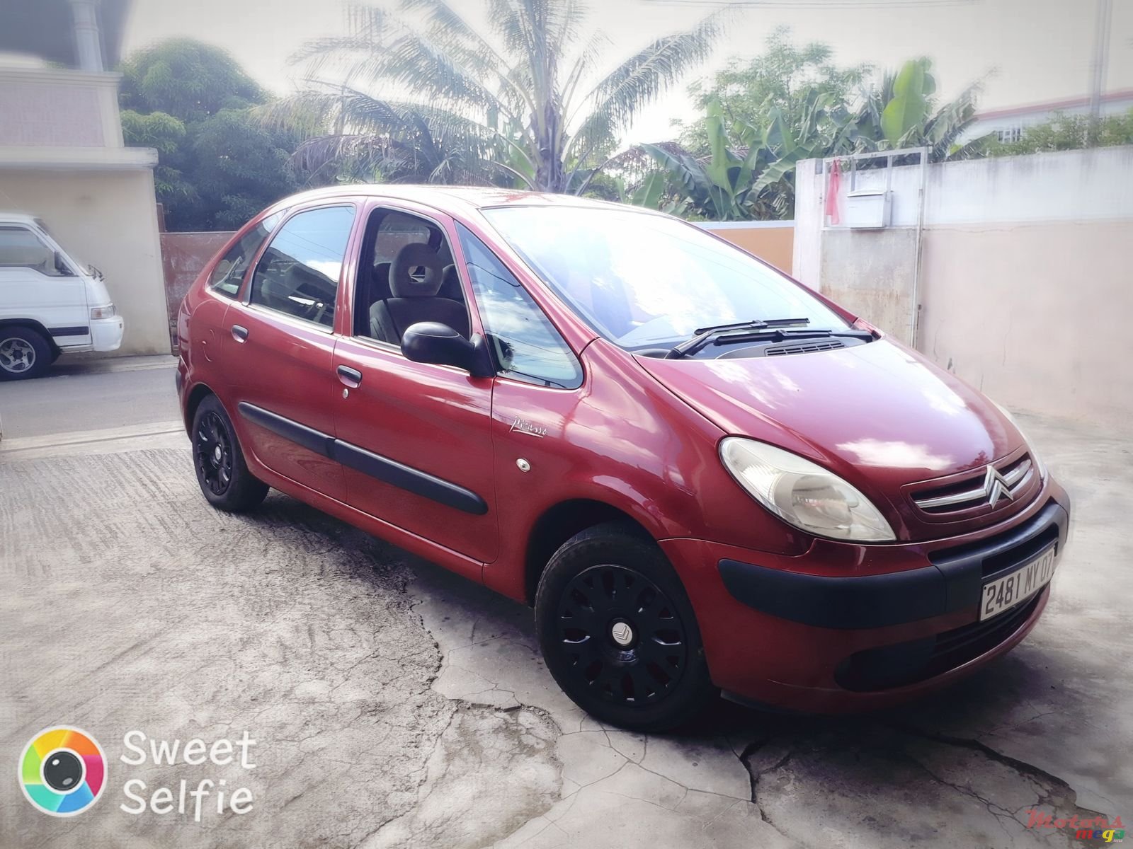 2007' Citroen C3 Picasso photo #1