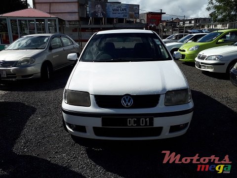 2001' Volkswagen Polo photo #5