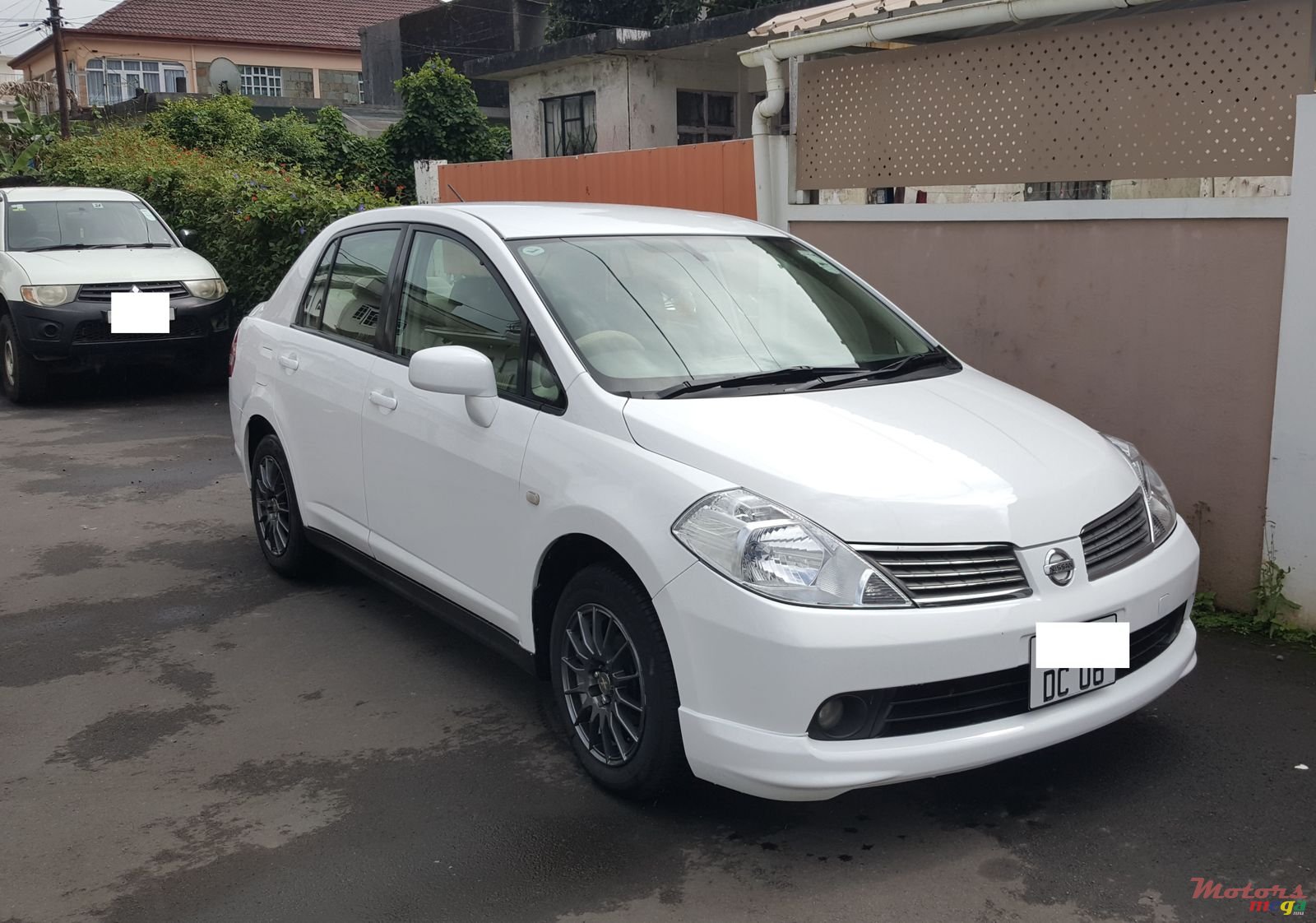 2007' Nissan Tiida photo #1