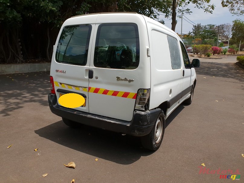 2011' Citroen Berlingo photo #3